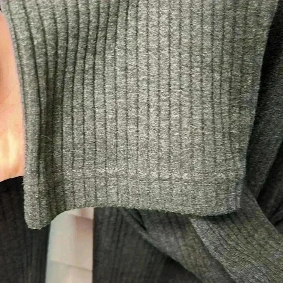 Elle Macpherson 2 Piece Ribbed Lounge Set. Top - Medium Pants - Small Gray - Picture 8 of 8